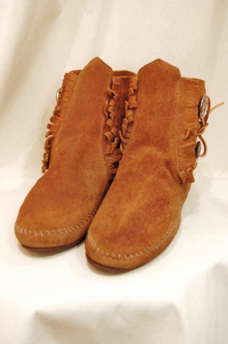 minnetonka boots