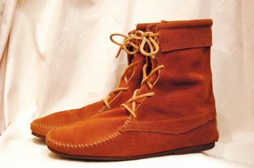 minnetonka boots