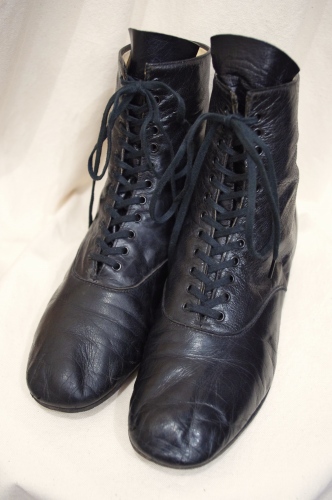 antique boots
