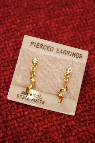 deadstock 80's pierced  earring