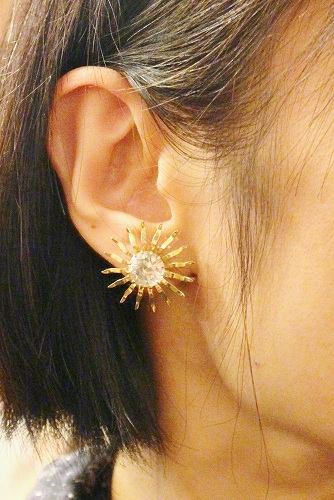 60'S～ SARAH COV GOLD FLOWER RHINESTONE EARRINGS (GLD)