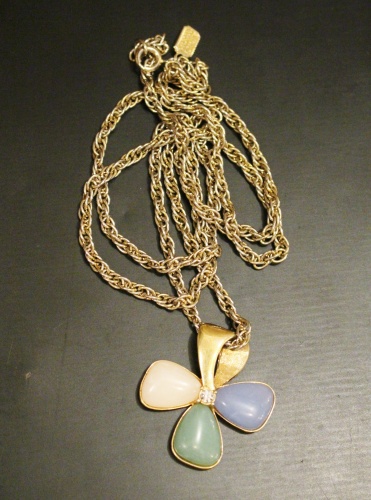 vintage avon pendant
