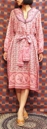 DEAD STOCK 70'S～ INDIA COTTON FLOWER PRINT TUNIC DRESS (PNK/WHT/GRY)