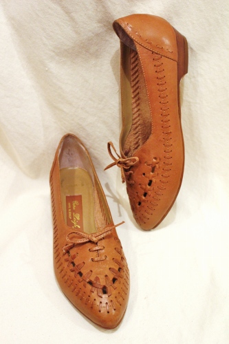 80'S～ POINTED TOE BRAIDED LOW HEEL LEATHER SHOES (MADE IN BRAZIL・N.BRN)