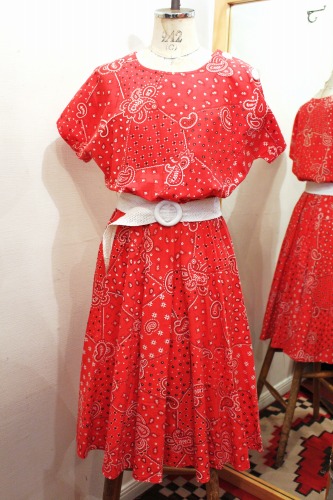 70'S～ BANDANA PRINT DOLMAN SHORT SLEEVE COTTON DRESS WITH BELT (RED/WHT/BLK)