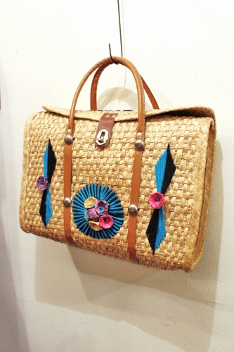 70'S～ MEXICAN FLOWER EMBROIDERD STRAW BAG (NTRL/BLE/BLK/PNK/PPL/GRN)