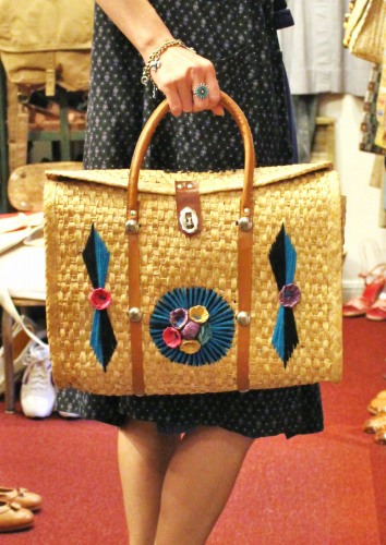 70'S～ MEXICAN FLOWER EMBROIDERD STRAW BAG (NTRL/BLE/BLK/PNK/PPL/GRN)